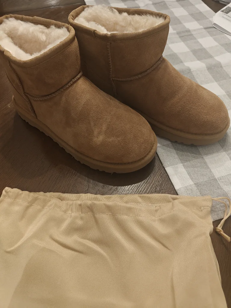 UGG Classic Mini Boots - Size 8