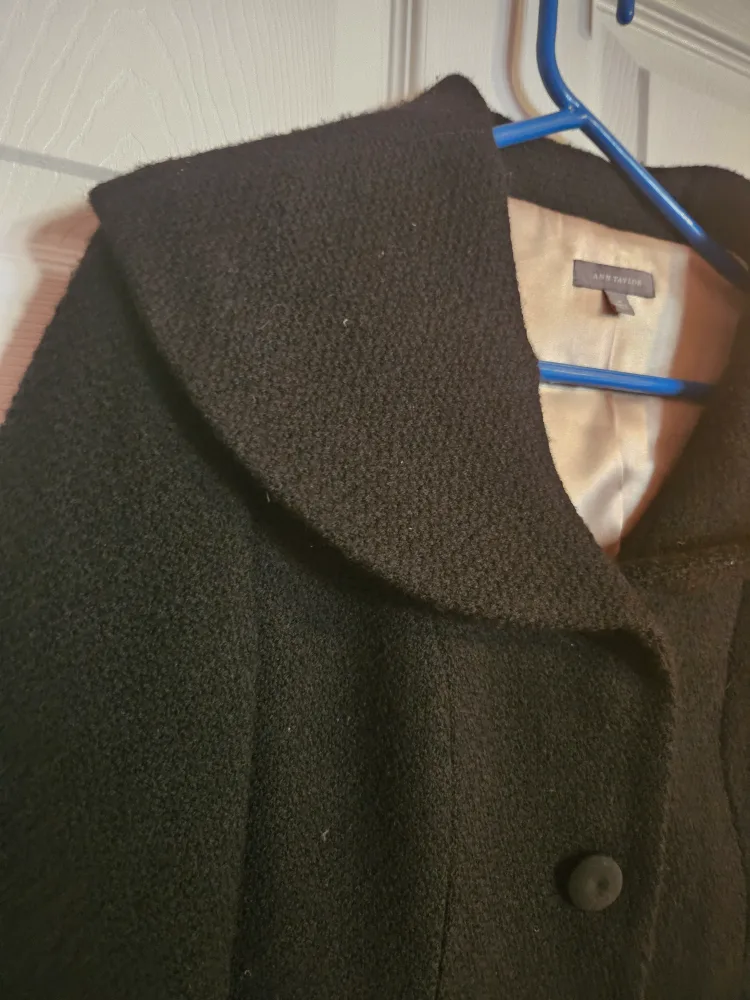 Versatile Black Coat/Jacket - Ann Taylor Size 10 image indicator(4)