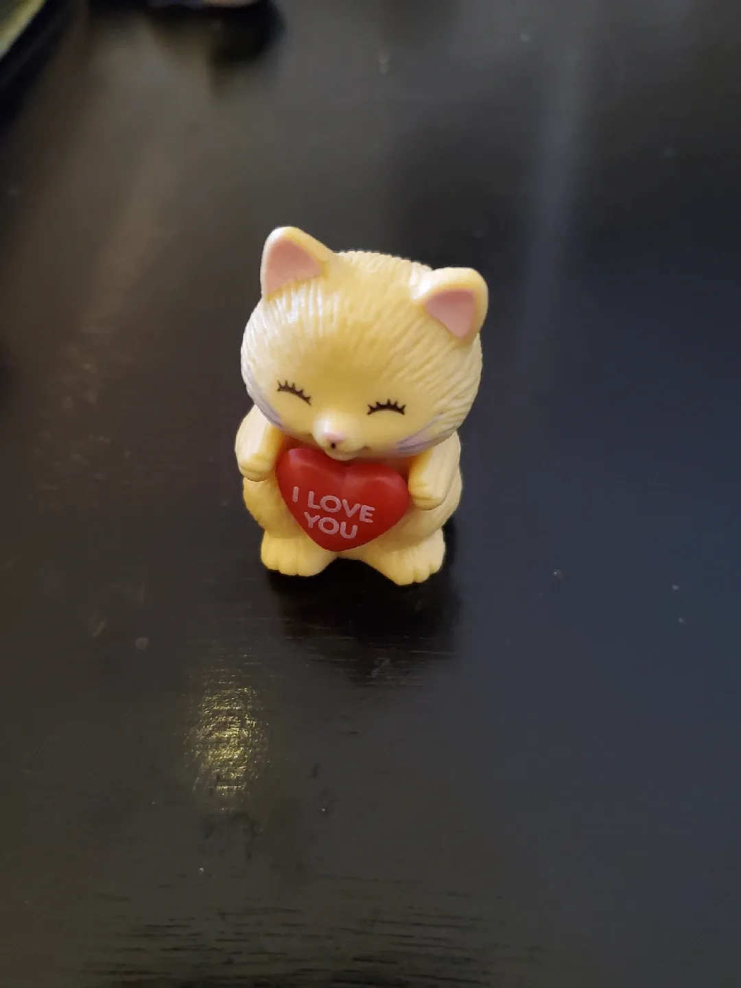 Cute Cat Figurine with Heart