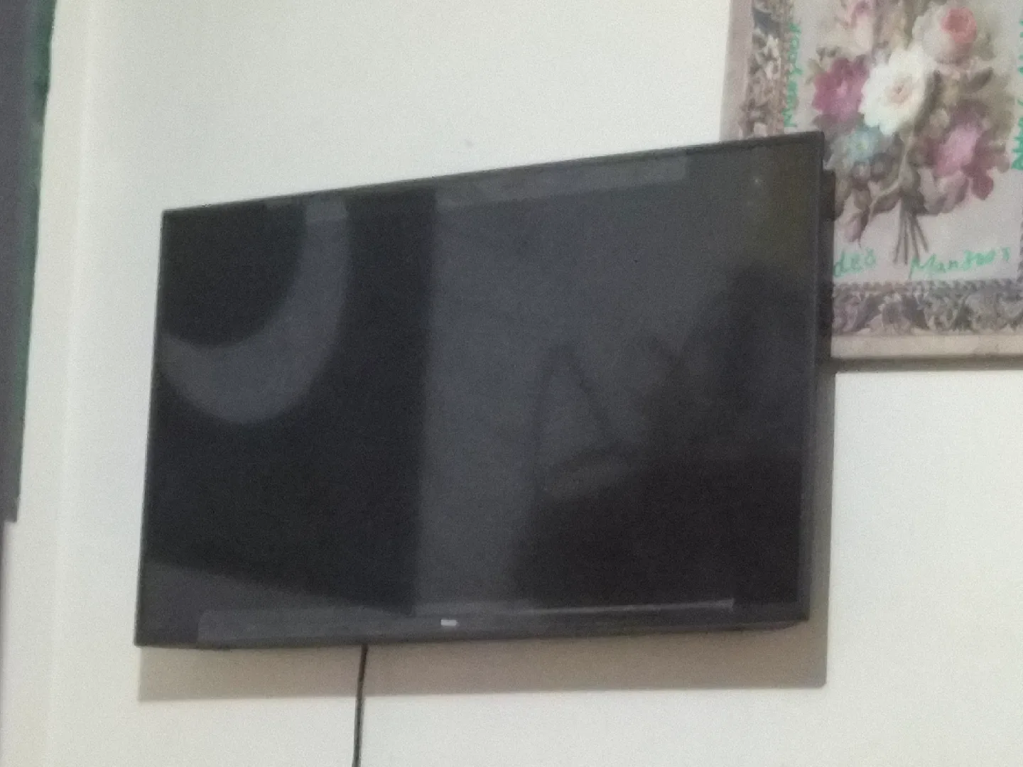 Roku TV 40 inches Brend new Come with remote control