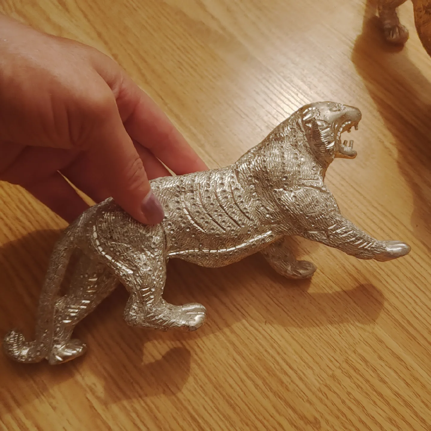 Silver Tiger Figurines image indicator(4)