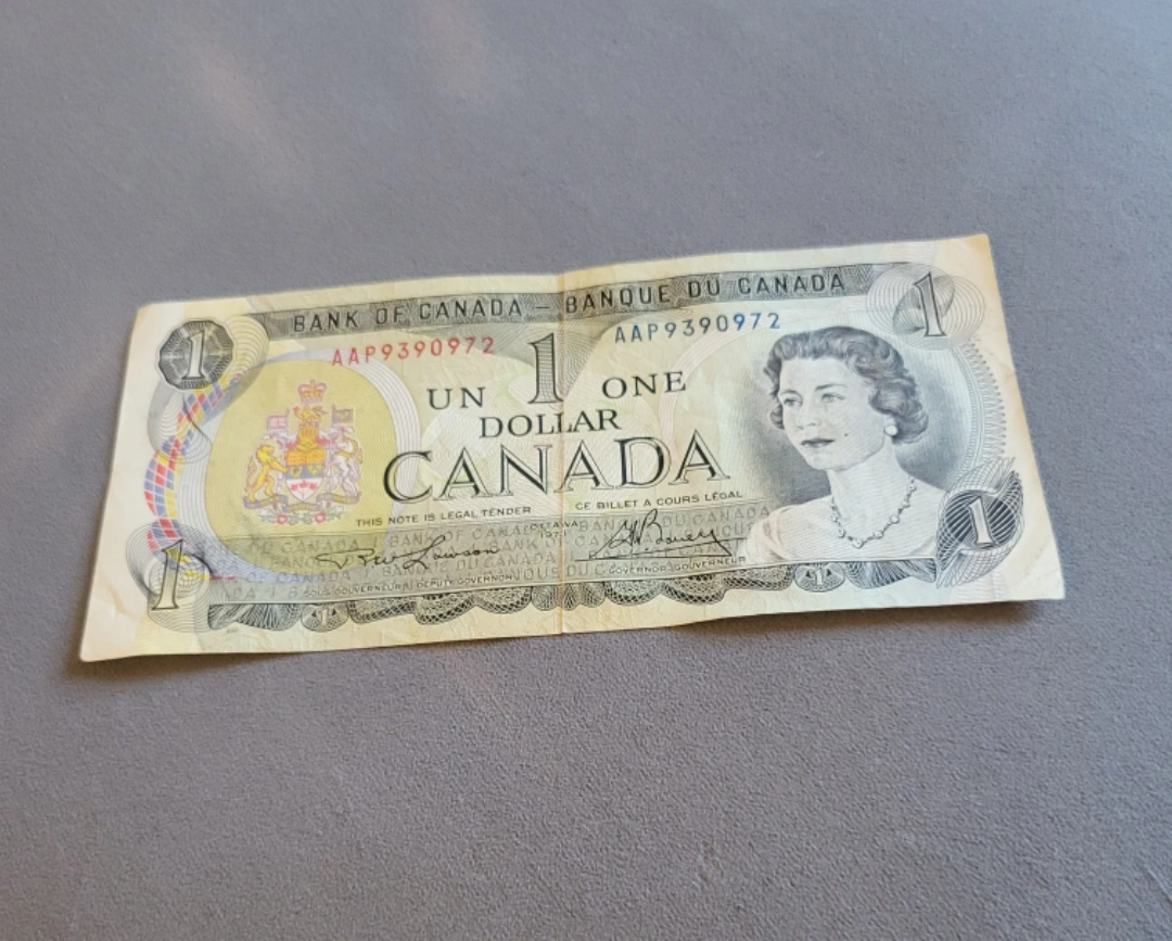 Vintage Canadian One Dollar Bill