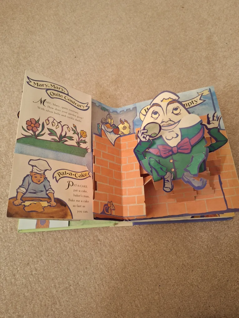 A Pop-Up Book of Nursery Rhymes by Matthew Reinhart image indicator(3)