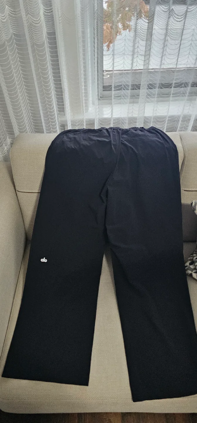 ALO  x - small  pant image indicator(2)