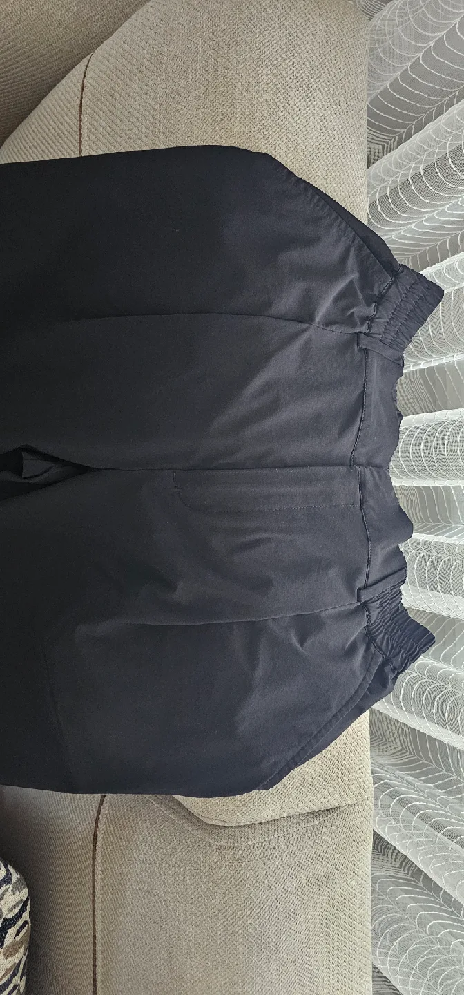 ALO  x - small  pant image indicator(3)