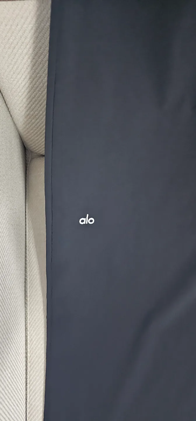 ALO  x - small  pant image indicator(4)