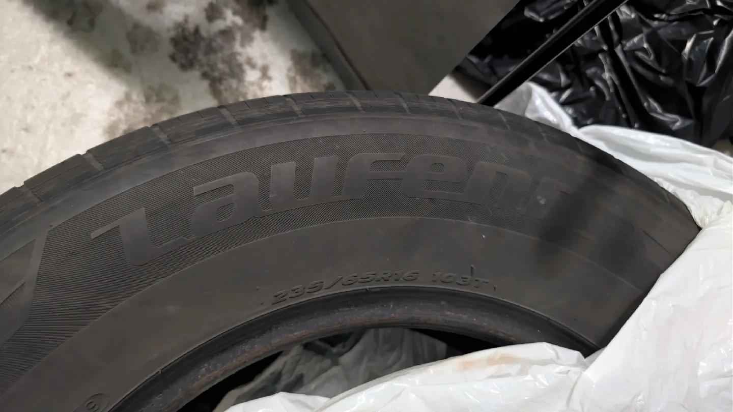 Laufenn Tire 235/65R16 image indicator(4)