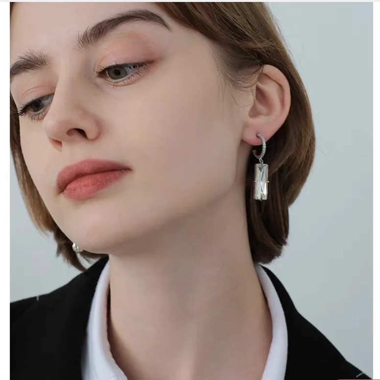 Clip on Earrings image indicator(2)