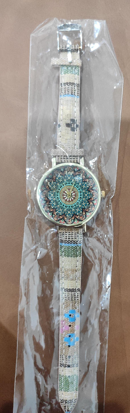 New Fashion Watch with Colorful Band