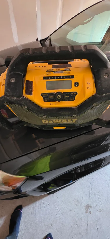 Dewalt Jobsite Radio image indicator(2)