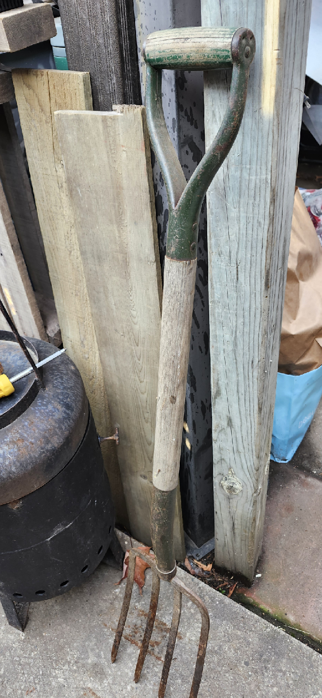 Garden Fork total 43" long.  Price is firm - photo 3