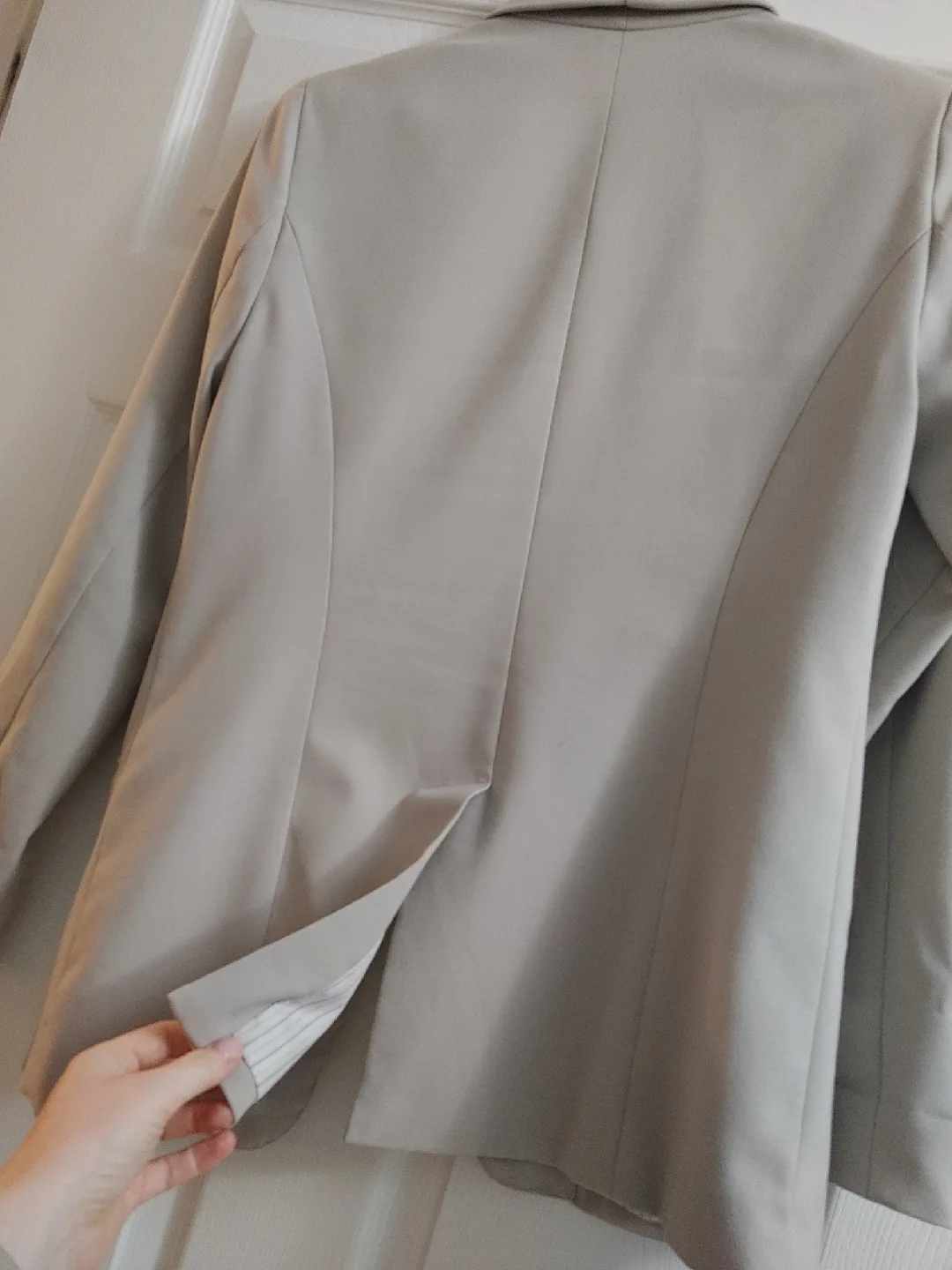 Forever 21 Contemporary Beige Blazer - Size XS image indicator(7)