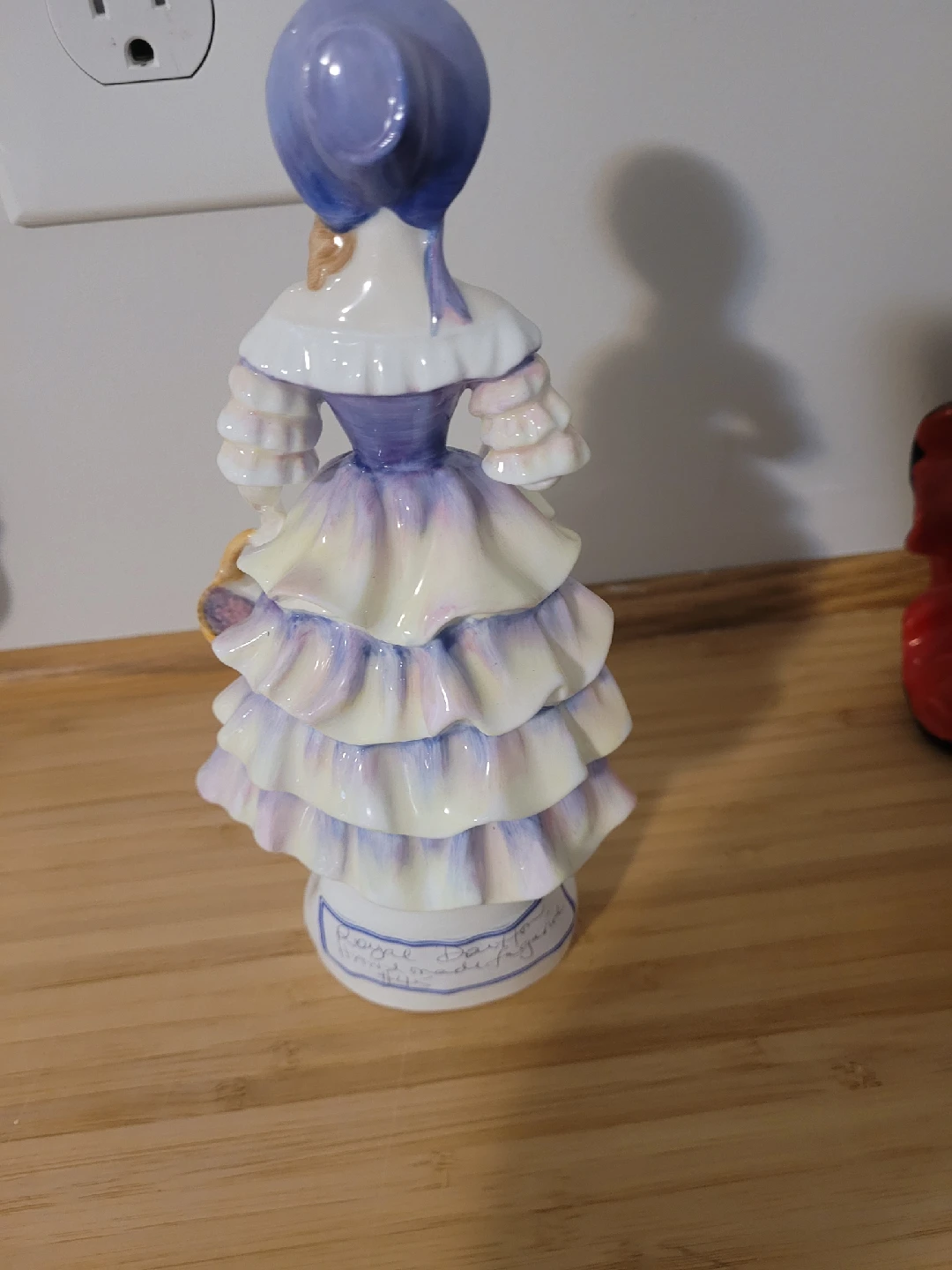 Lenox Figurine - Lavender Lady - photo 3