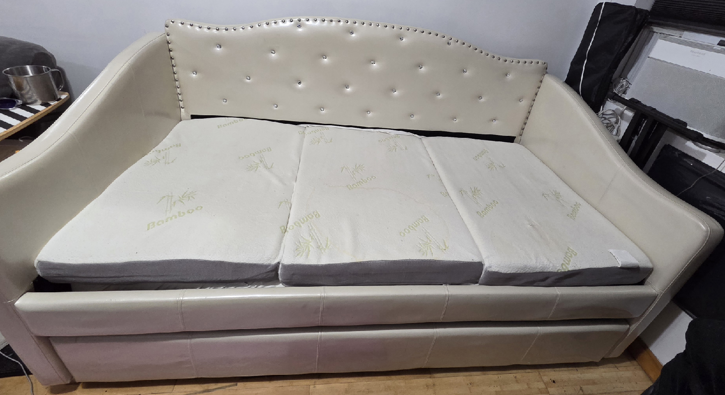 Daybed Frame – Gently Used, Pet & Smoke Free -  Cream - photo 2