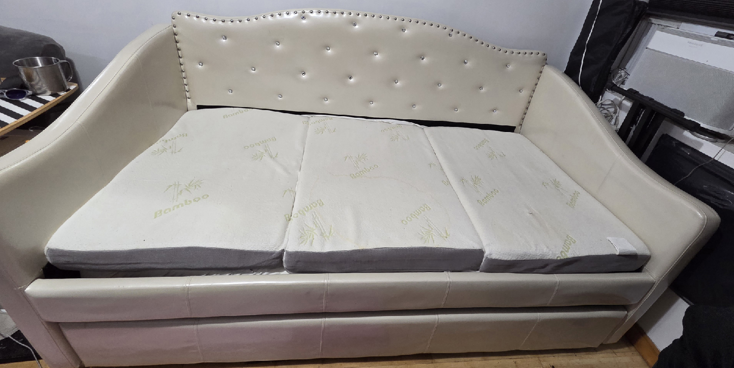 Daybed Frame – Gently Used, Pet & Smoke Free -  Cream - photo 3