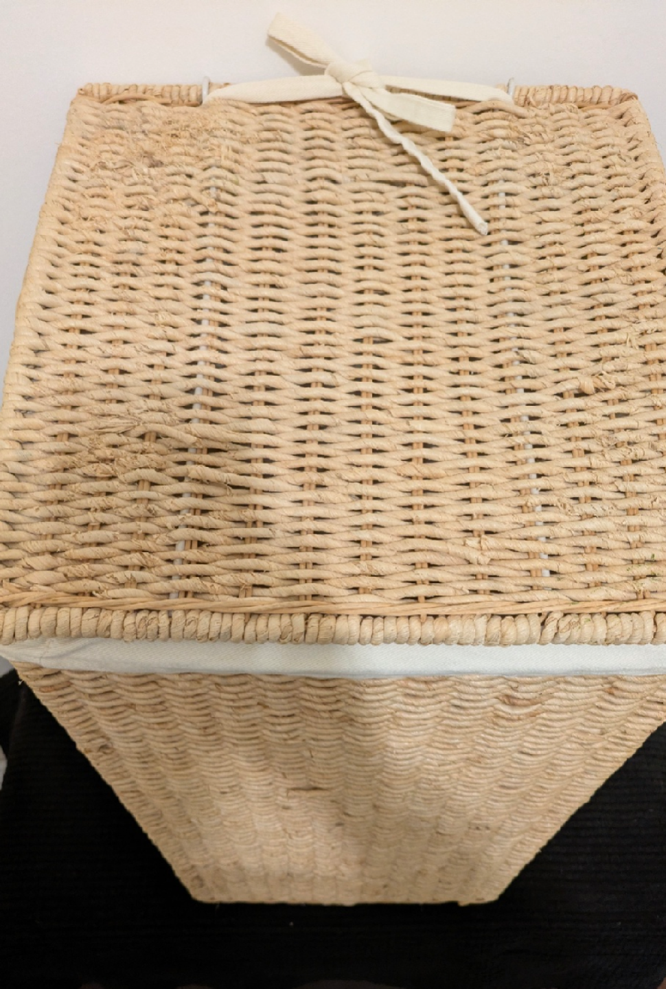 Wicker Laundry Hamper with lid and liner - photo 5