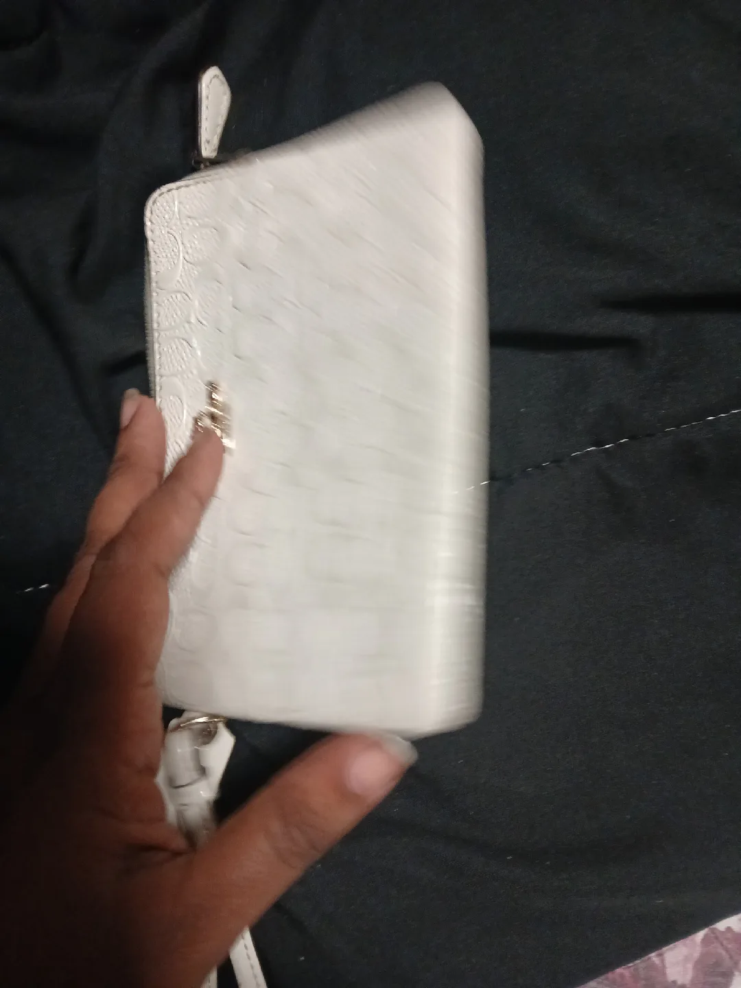 Coach Wristlet White image indicator(3)