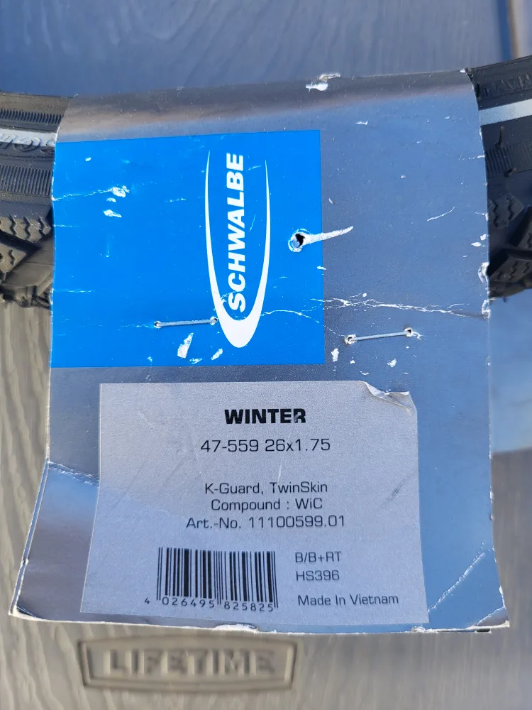 Schwalbe Winter 26x1.75 Bike Tires - Studded image indicator(3)