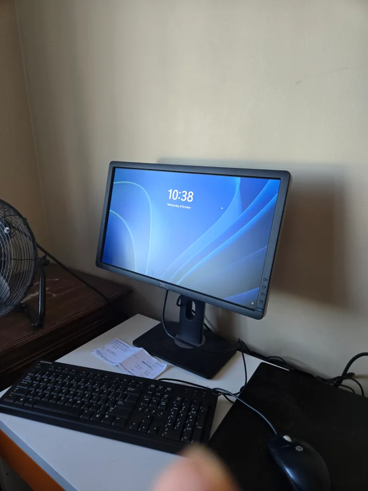 Hp desktop computer and desktop and chair image indicator(8)