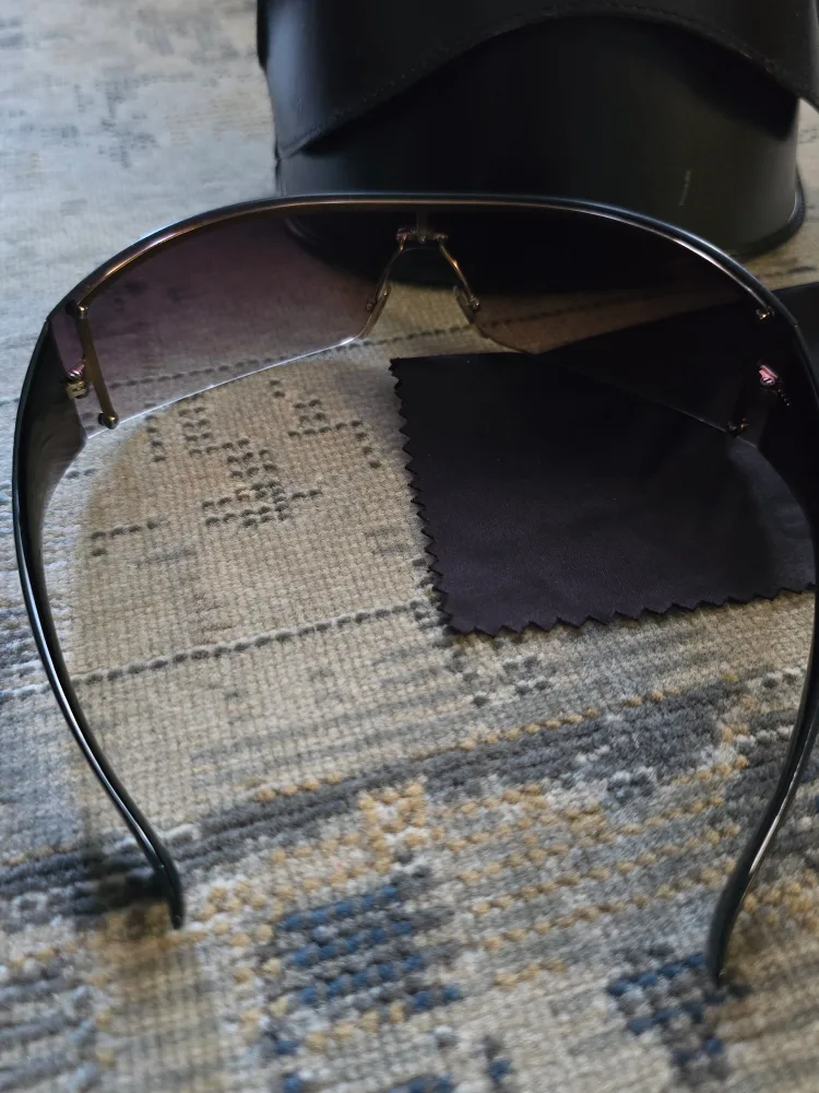 Authentic Gucci Sunglasses with Case image indicator(4)