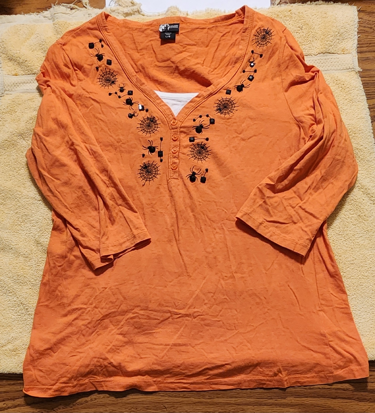 Halloween shirt with 3/4" sleeves - size: large