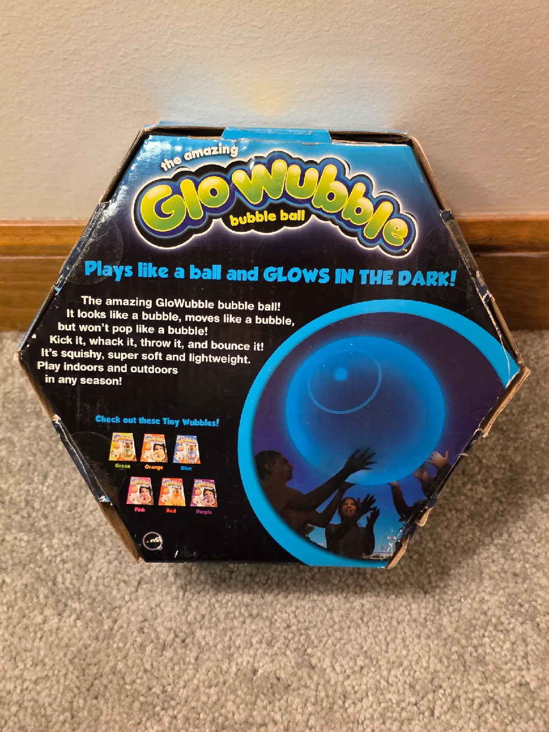 Glo Wubble Bubble Ball - Glows in the Dark! image indicator(2)