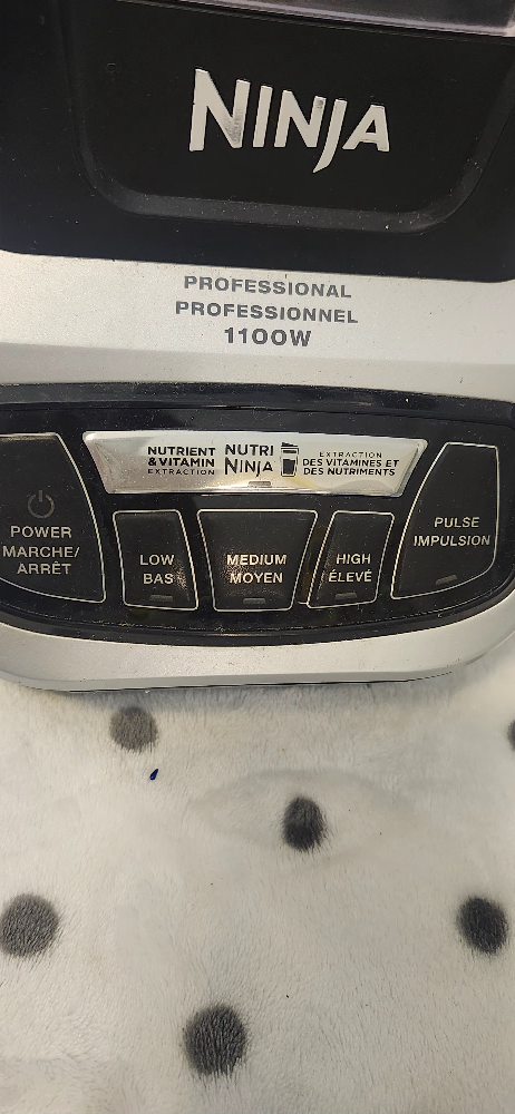 Ninja Professional 1100W Blender - photo 4