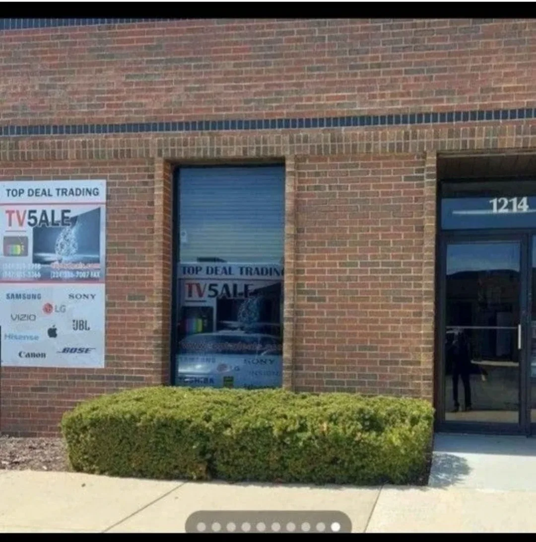 Samsung 85" Q80D QLED 4K TV - Like New! image indicator(10)