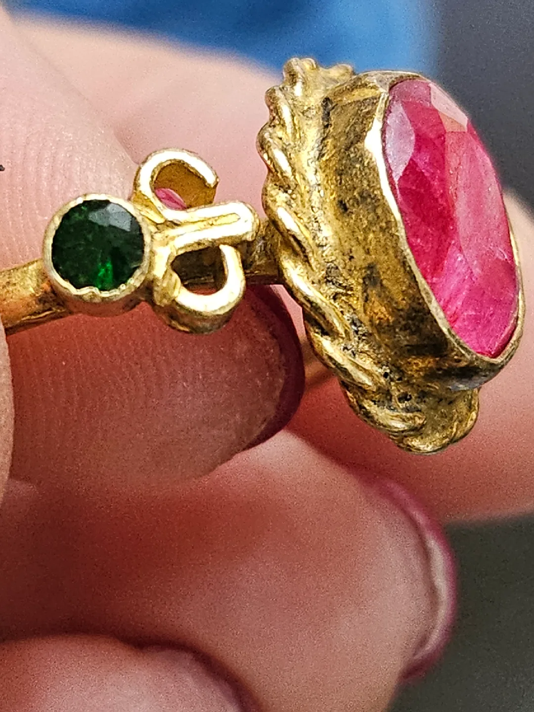 Vintage Gold filled Ring with Ruby image indicator(7)