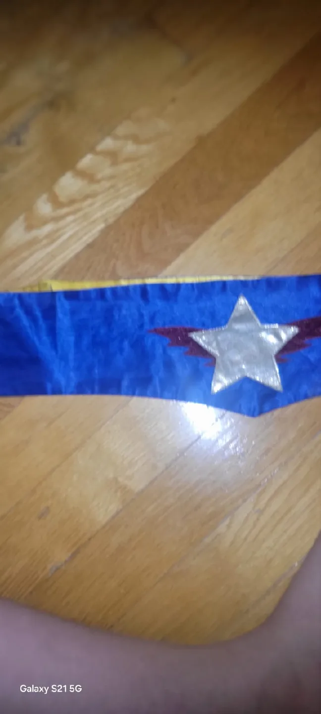 Kids' Superhero Cape and Mask Costume Set image indicator(2)