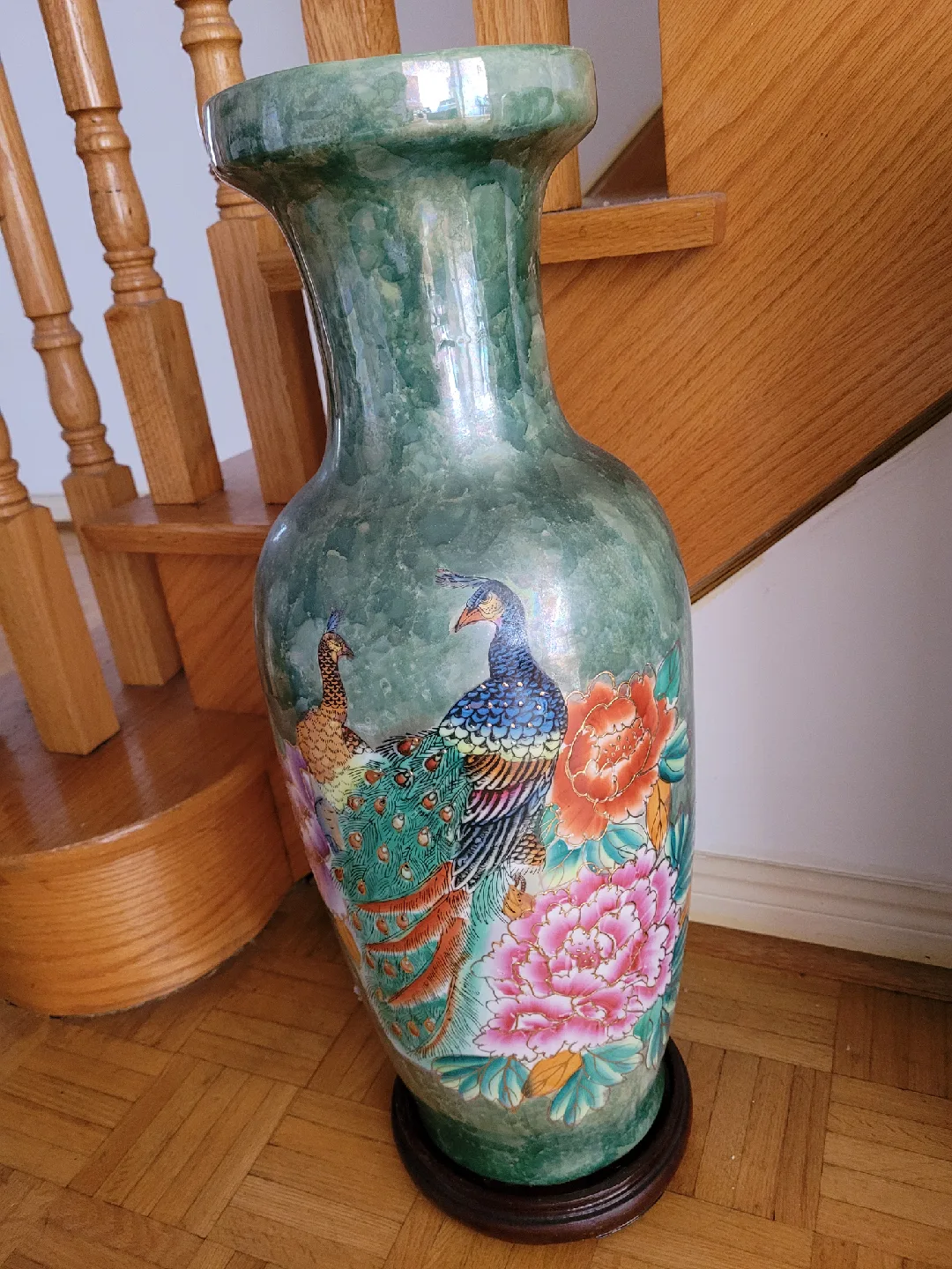 🥕 Vintage Peacock Floral Vase thumbnail