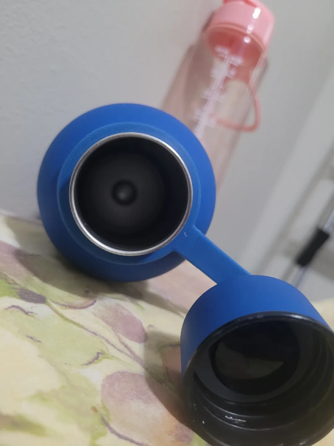 1 Stainless Steel + 2 plastic bottles bundle image indicator(2)