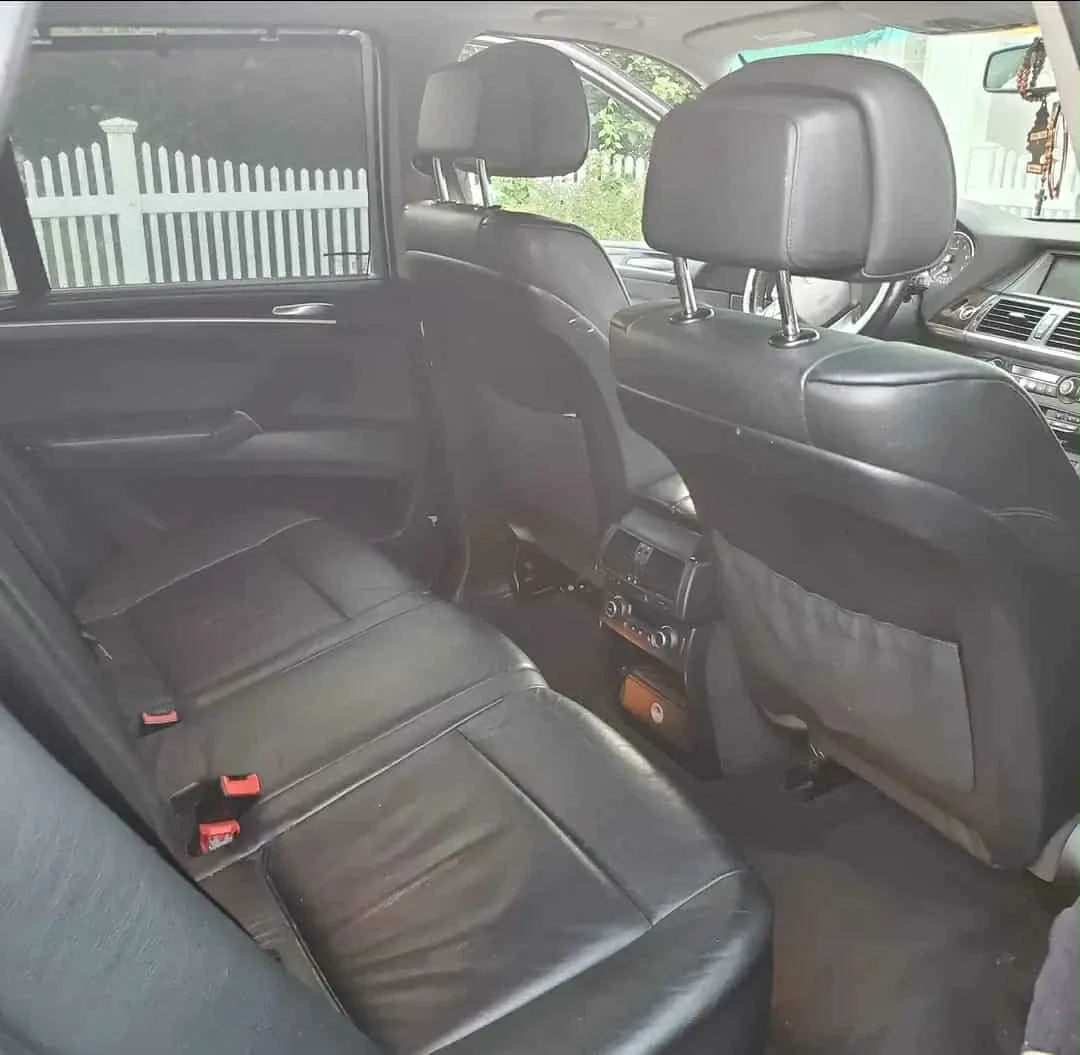 BMW X5 SUV image indicator(6)