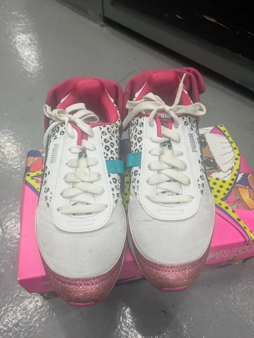 Puma Future Rider LOL Surprise! Sneakers Size 5 1/2 image indicator(3)