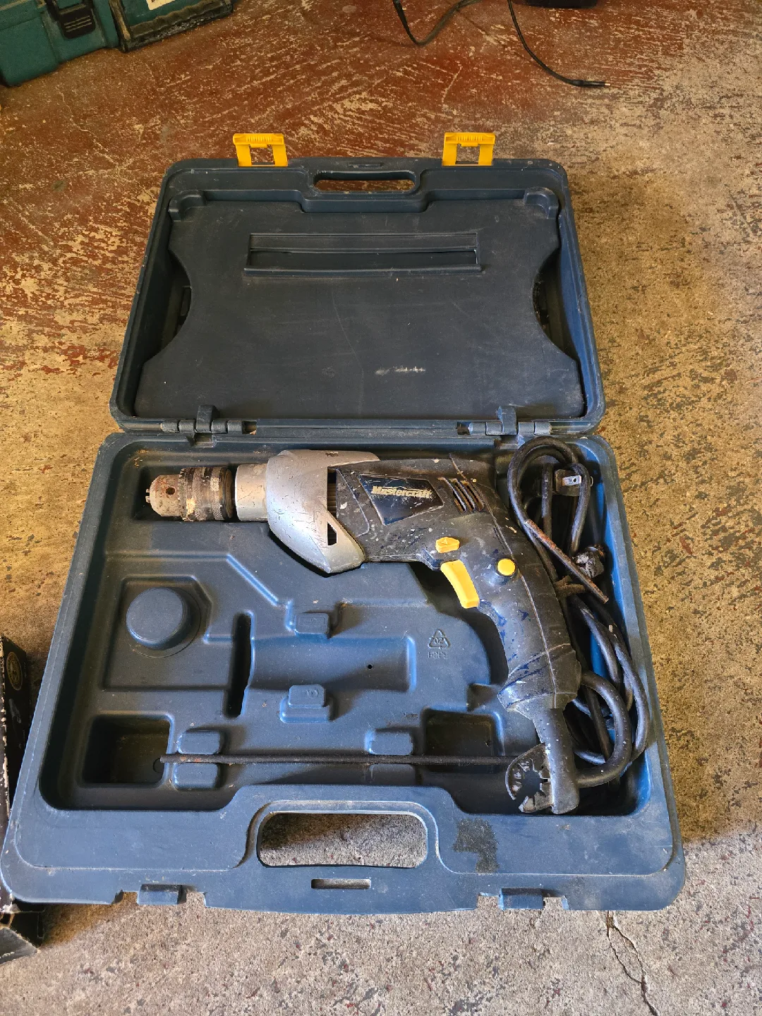 Mastercraft Drill with Drill Bit Set image indicator(3)