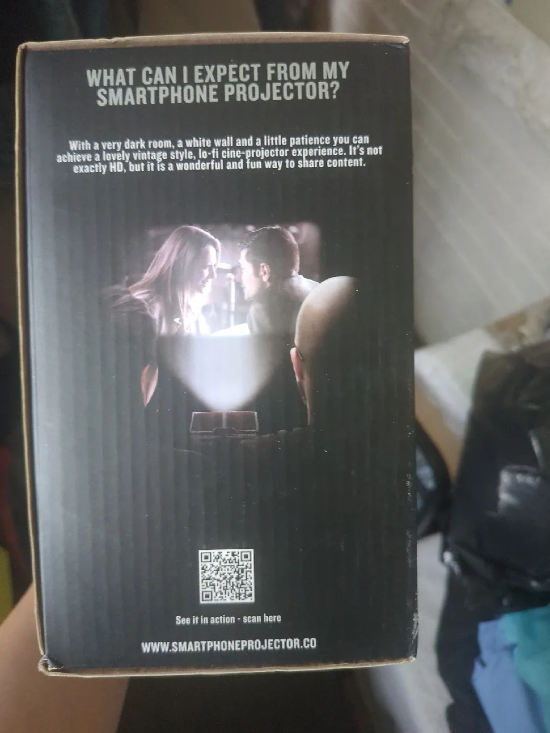 Smartphone Projector 2.0 - Cinema in a Box! image indicator(2)