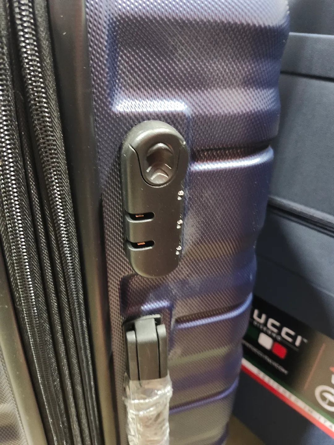 Medium Size 26 Inches Luggage Plastic Fabric Baggage image indicator(4)