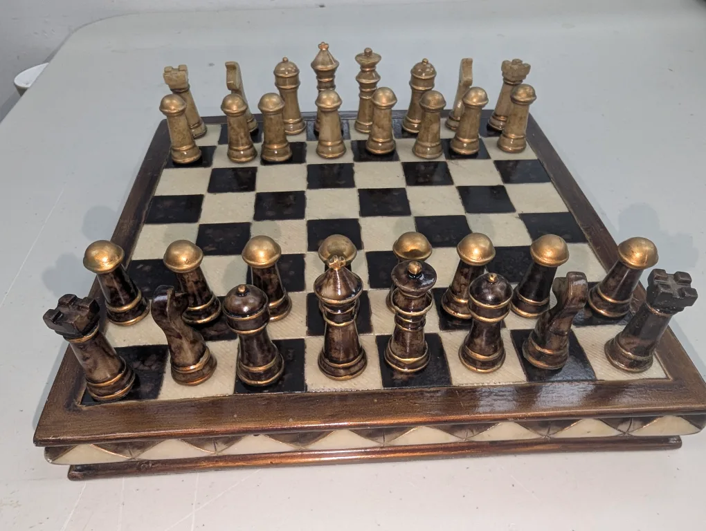 Stunning Faux-Bone Inlaid Chess Set. Decorative & Complete! image indicator(7)