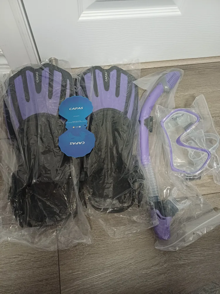 New Capas Snorkel Set - Mask, Fins, Snorkel image indicator(7)