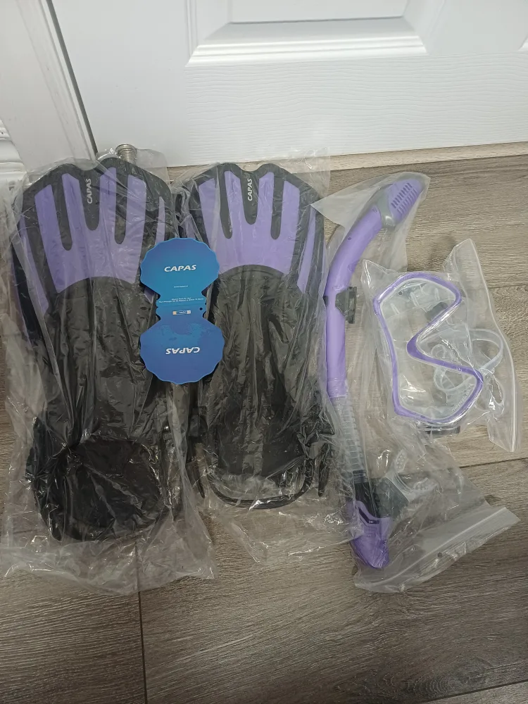 New Capas Snorkel Set - Mask, Fins, Snorkel image indicator(8)