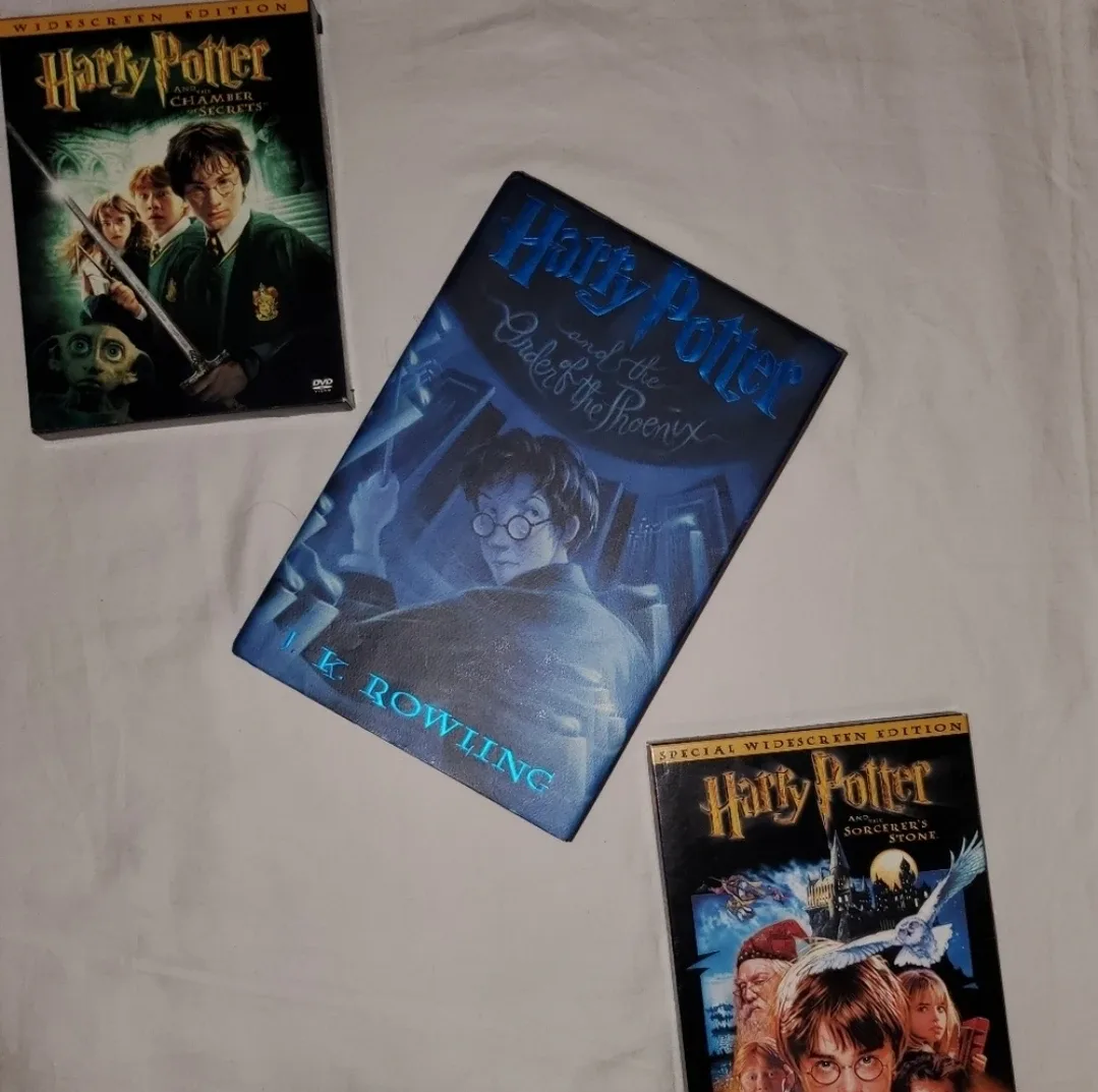 Harry Potter DVD Bundle of 3 (2 DVDS & 1 Book) image indicator(8)