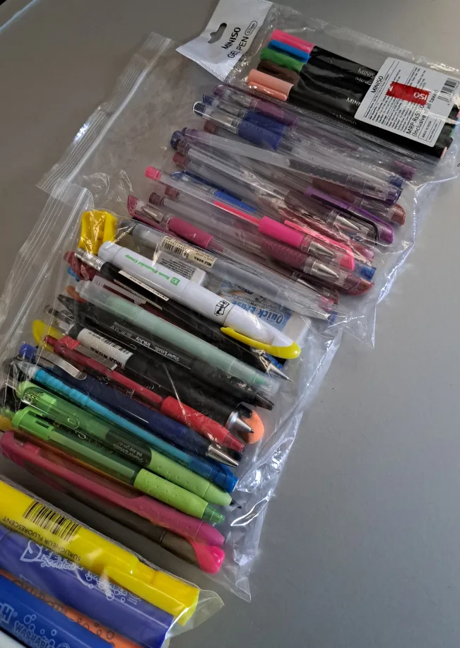 Assorted Pens & Markers image indicator(3)