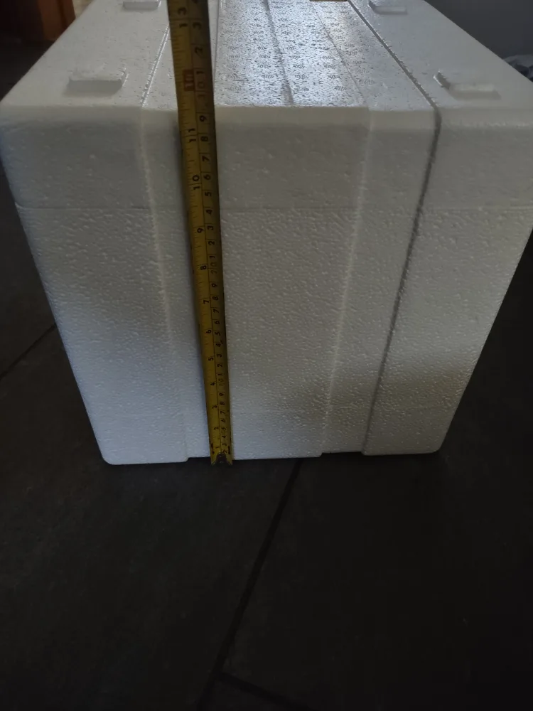 Styrofoam Cooler with Ice Packs image indicator(2)
