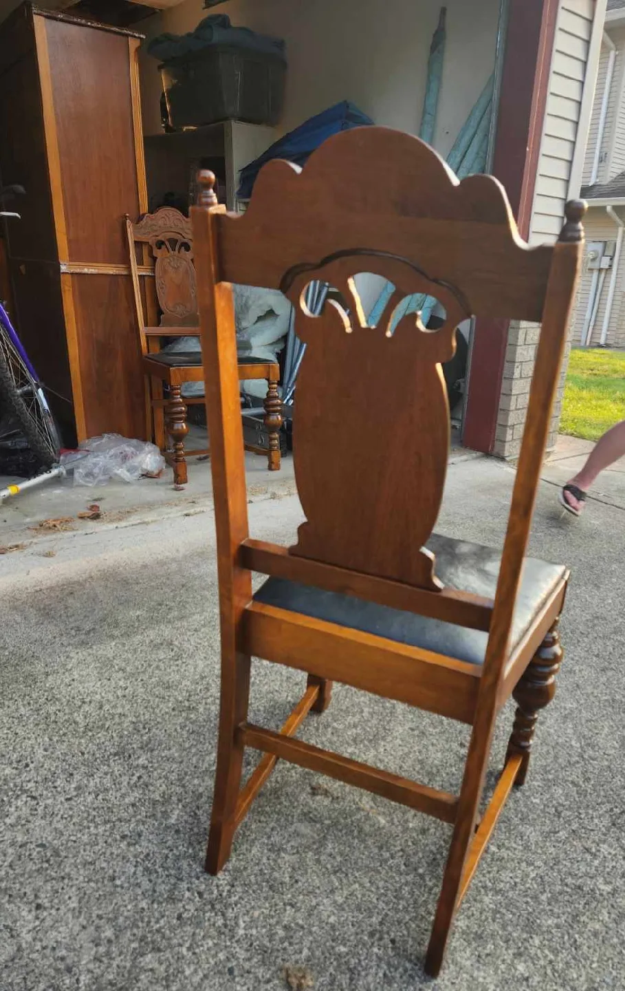 Chesley Chair Co. Antique Wooden Chair image indicator(2)