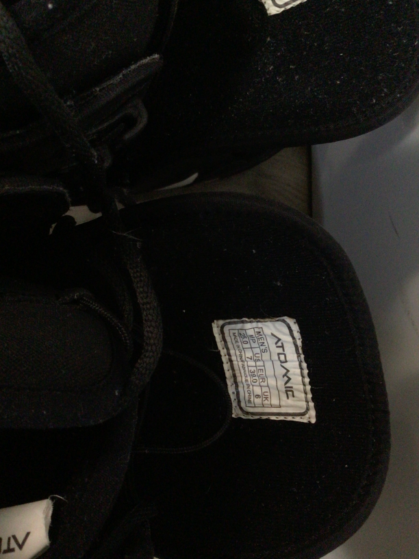 Used Atomic Snowboard Boots - Size 7 - photo 3