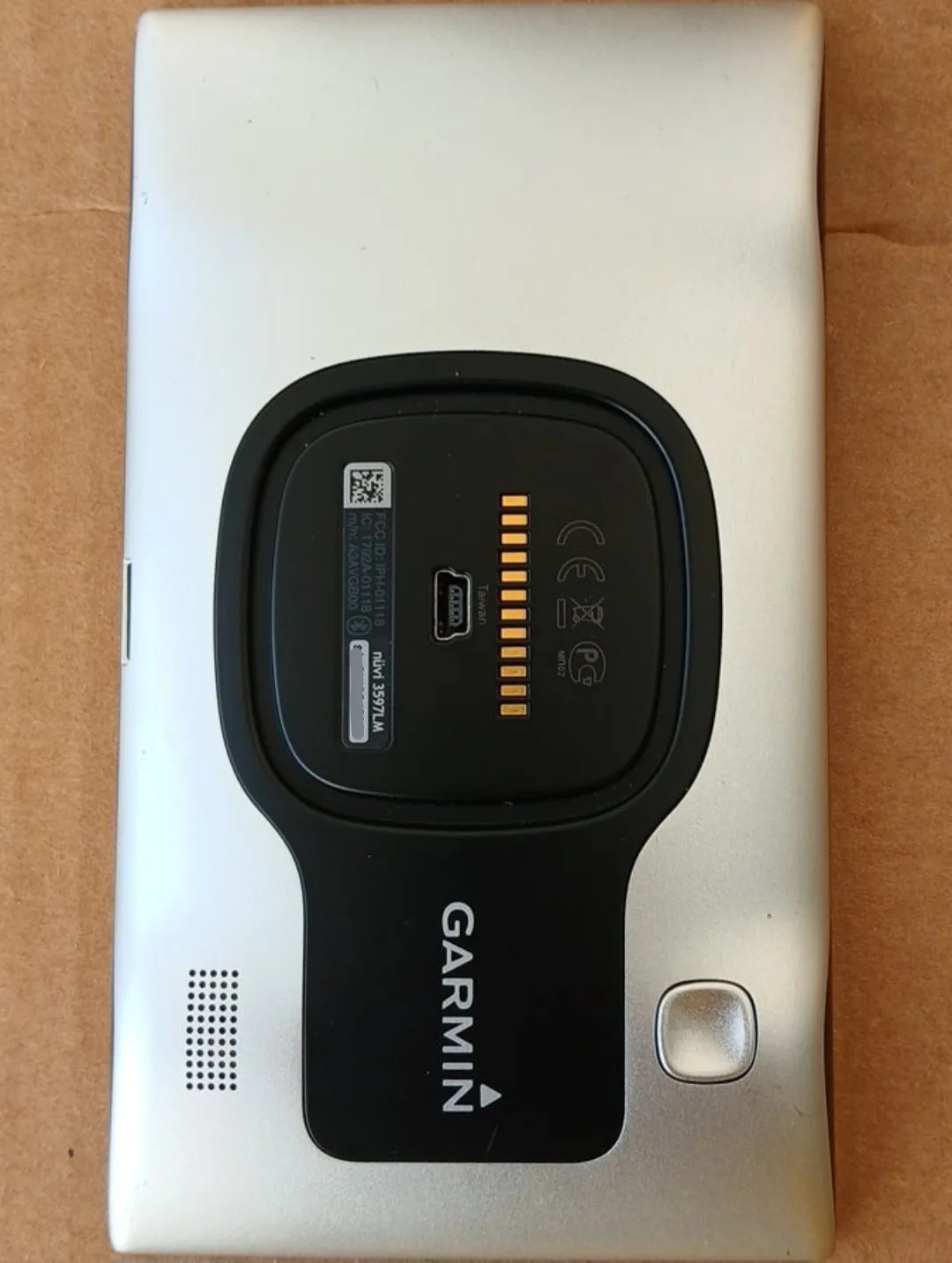 Garmin nuvi 3597LM GPS Navigator w/ Accessories image indicator(2)