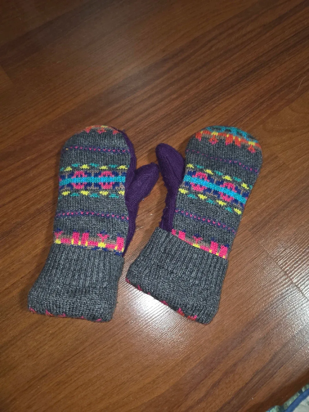 Handmade Knit Mittens thumbnail