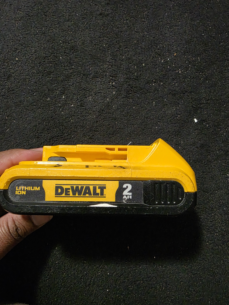 DeWalt 20V 2Ah Lithium Ion Battery - photo 3