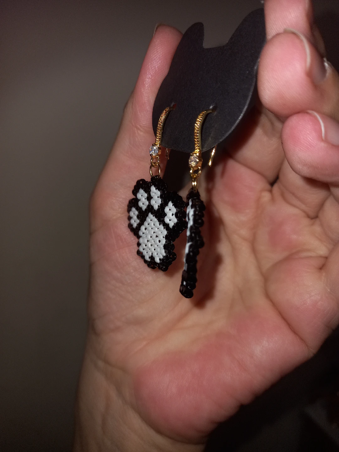 Paw Print Beaded Earrings - photo 4