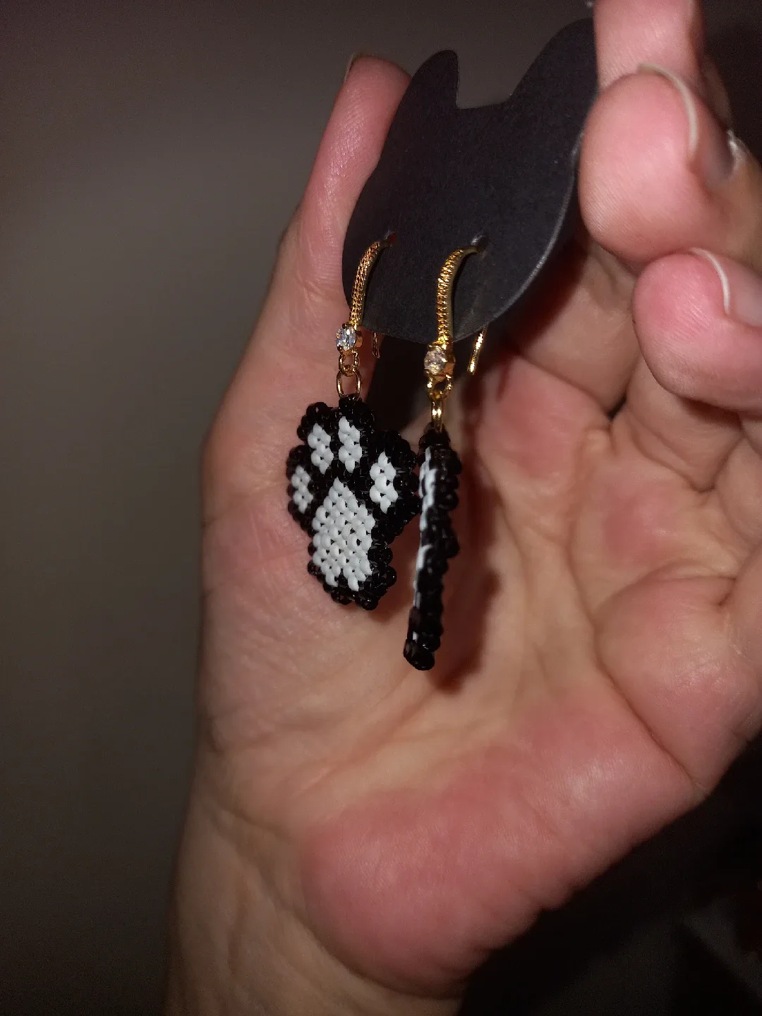 Paw Print Beaded Earrings image indicator(4)